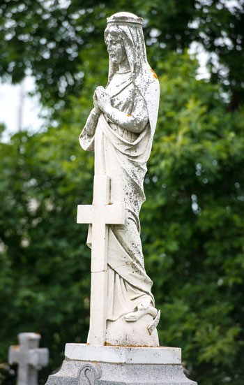 Headstone Flower Arrangement Omaha NE 68131